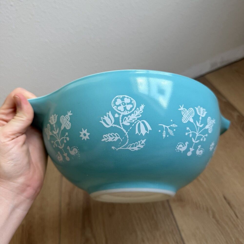 Vintage Pyrex Promo Turquoise Embroidery Needlepoint 443 Cinderella Nesting Bowl